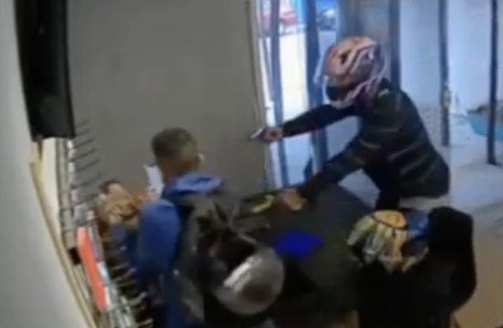 Just Wild: Woman Lucky To Be Alive After Robber's Gun Jams!